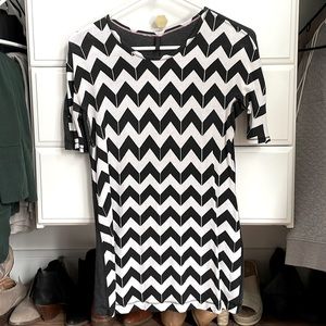 Lululemon size 4 light weight lifestyle shirt